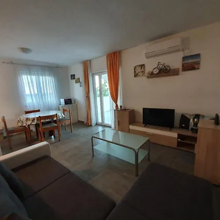 Apartmani Lucija Maslenica Exterior photo